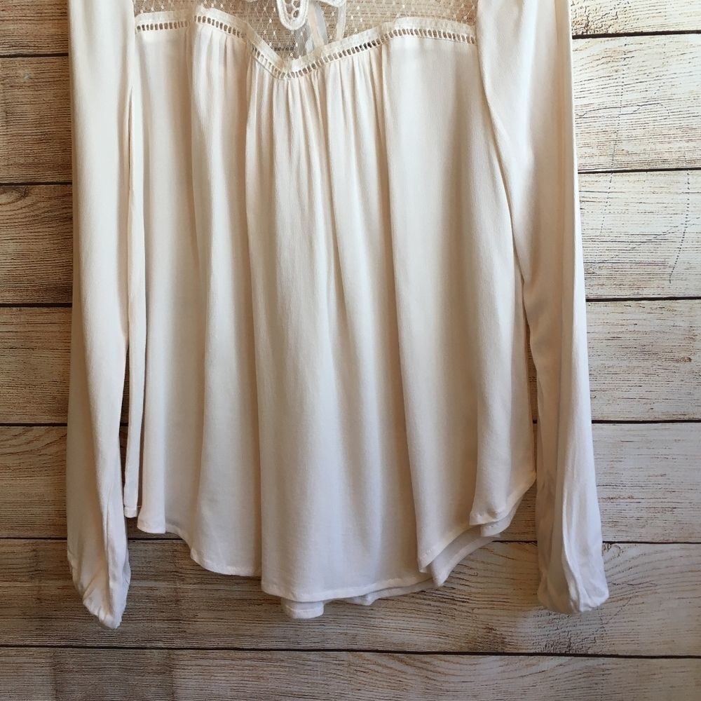 CLOVER + SCOUT LACE DETAIL TOP IN CREAM - Picture 3 of 9